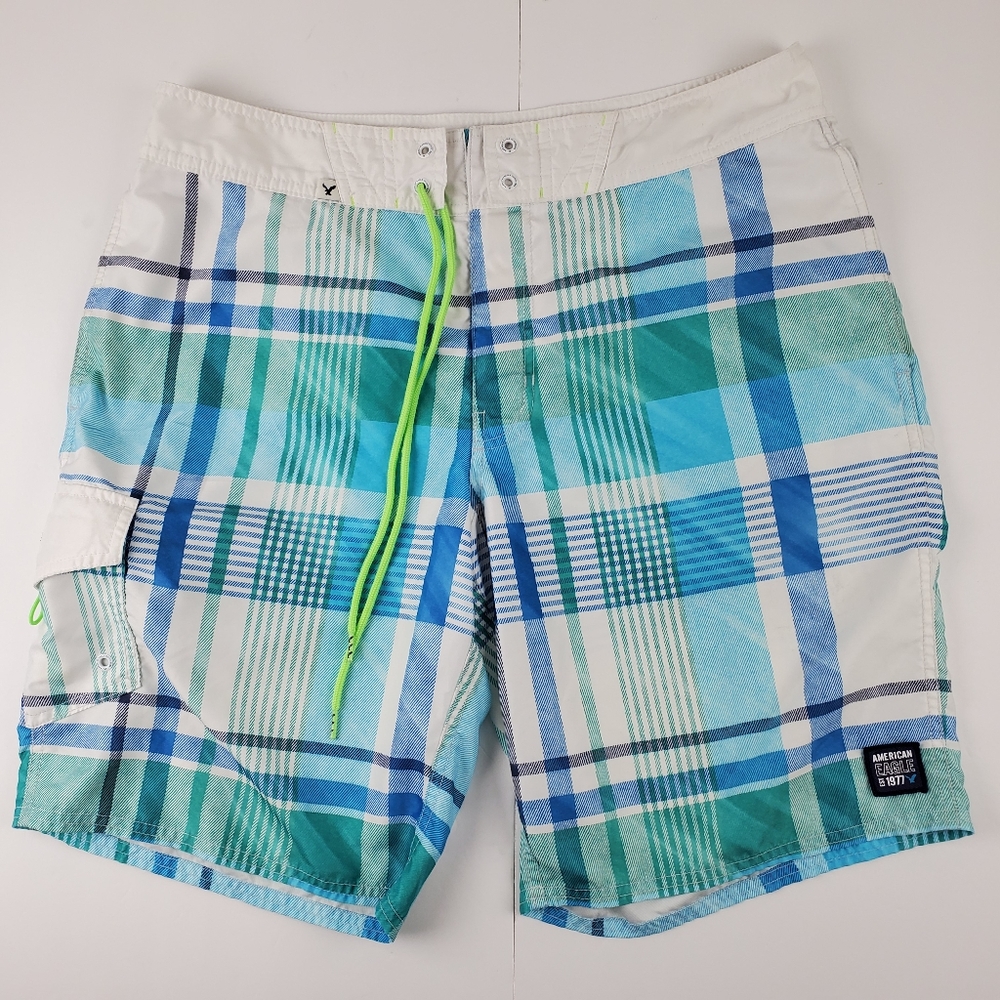American Eagle Outfitters board shorts size Large